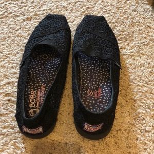 Black lacey flats